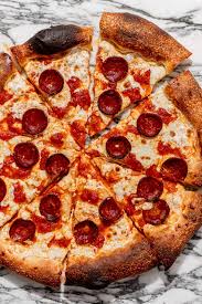 Pizza peppironi moyenne